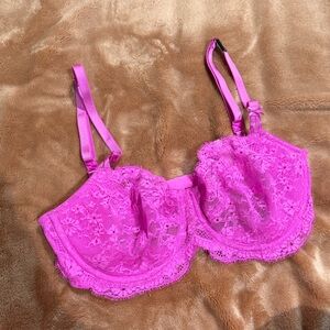 34DD Victoria secret hot pink bra